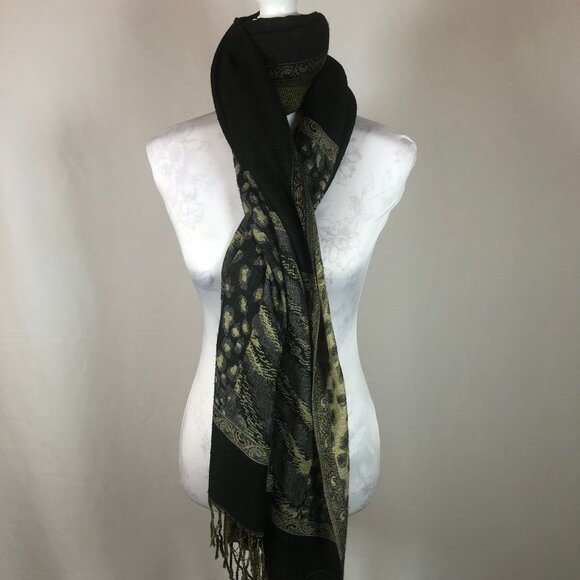 Vintage Pashmina-Style Jacquard Shawl – Olive & Black Reversible Wrap - Picture 4 of 15